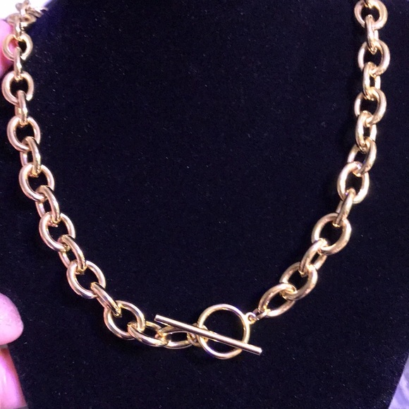 #519–NWOT 17”gold tone Toggle Clasp Necklace, not super, not light.Not plastic. - Picture 1 of 5